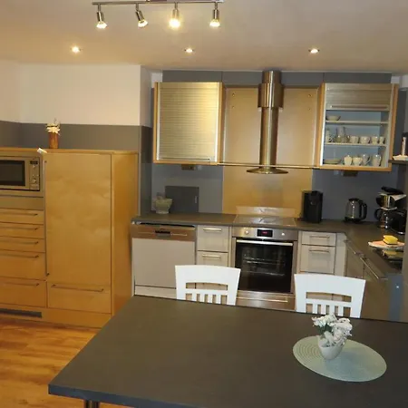 아파트 Stilvolle Liegeplatz Eg 도누메시어